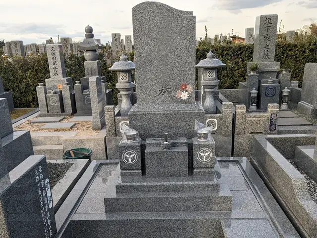 石材店経験15年、作業実績300件以上。丁寧な作業・安心価格の墓じまい・改葬サービスの画像