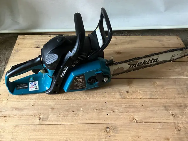 庭木の伐採・抜根をお任せくださいサービスの画像