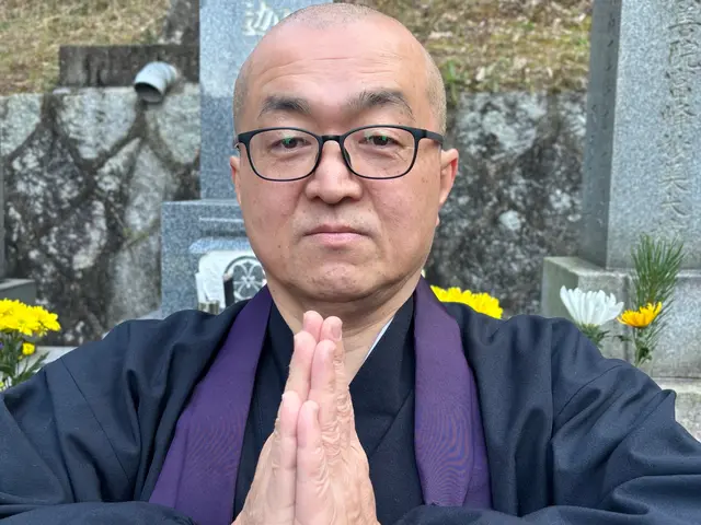 現役の僧侶が、墓前供養を致します。宗派問を問いません。サービスの画像