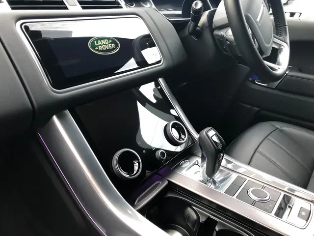 【今ならナビ画面コーティング無料！】車の匠が隅々まで綺麗にします！サービスの画像