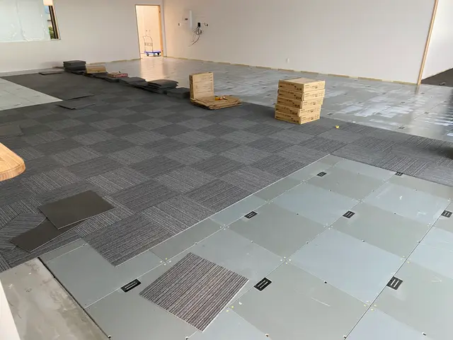 滋賀限定！職人歴20年以上　床シート床タイル貼り　女性スタッフの同行も可能です！サービスの画像