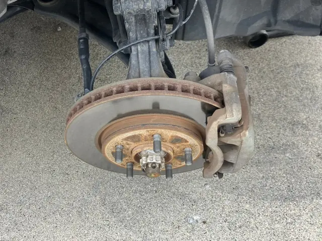 タイヤ交換サービスの画像