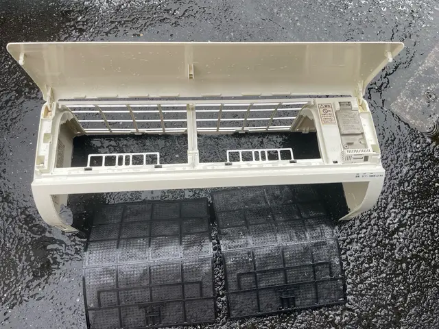 オゾン脱臭除菌のエアコンクリーニング！2台からの受付。１台は土曜日限定サービスの画像