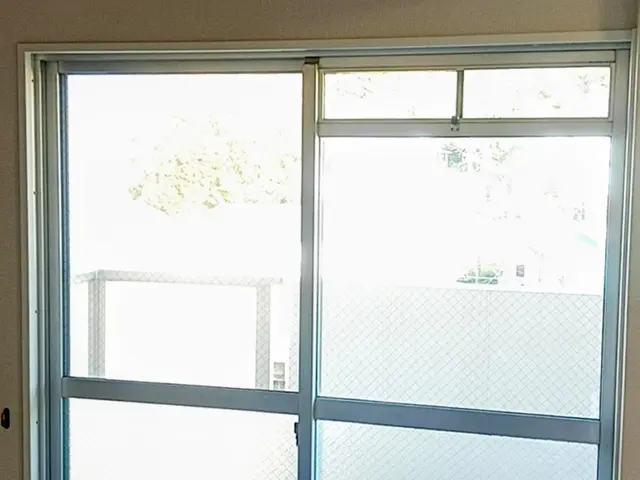 貼るだけで激変！化粧フィルムで窓枠の雰囲気を変えませんか？サービスの画像