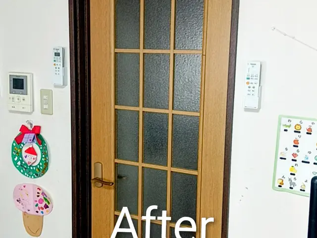 貼るだけで激変！化粧フィルムで窓枠の雰囲気を変えませんか？サービスの画像