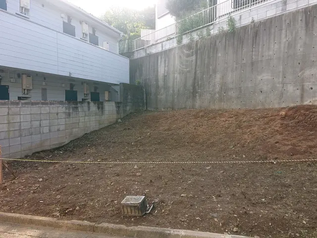 雑草が伸びてお困りの方はこちらから！機械での草刈です。サービスの画像