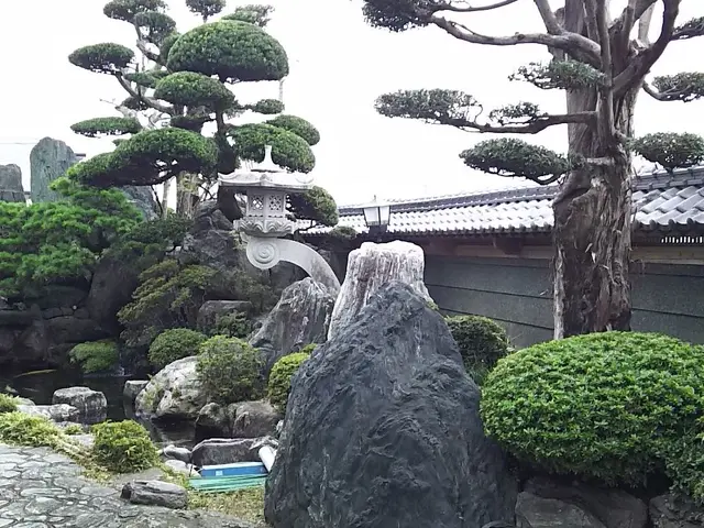 個人庭を中心に 実務40年の国家 一級造園施工管理士ですサービスの画像