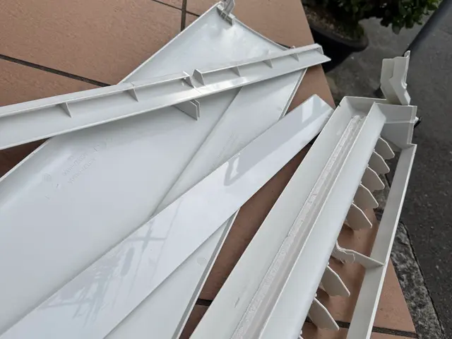 ルームエアコン修理店によるエアコンクリーニングサービスの画像