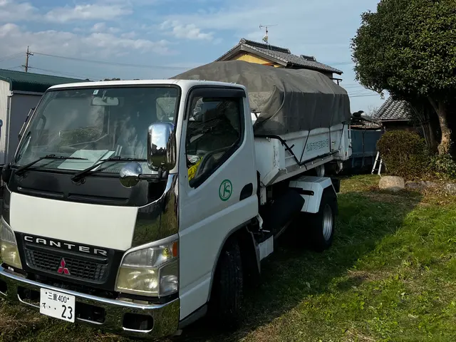 損害保険加入済◎駐車代当店負担◎親切・丁寧な作業を心掛けています。サービスの画像