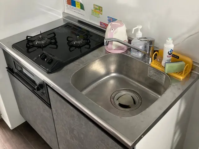 鏡みたいにピカピカに！丁寧にな作業でお客様に安心と喜びを提供しております！サービスの画像