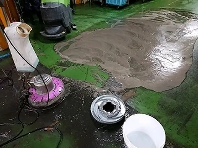 24時間営業 店舗事務所フロアクリーニングサービスの画像