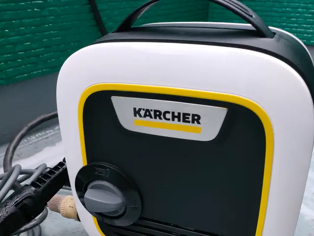 【高圧洗浄でスッキリ】床・壁・排水溝・手すり等・網戸・窓、サッシの簡易清掃セットサービスの画像