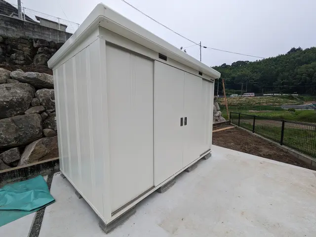 物置塗装  物置をもっと明るくお好きな色に塗り替えます。サービスの画像