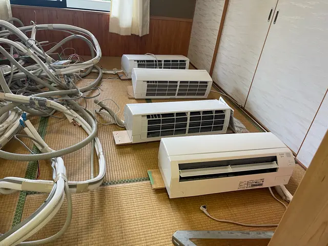 エアコン取り外し処分費は無料♪お気軽にご相談ください！サービスの画像