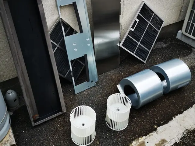 吹き抜けなどの高所作業OK!アフターフォロー付き！写真や動画OK!インボイス対応サービスの画像