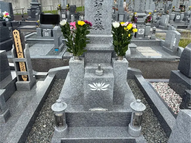 【地域密着】ご家族に変わり心を込めてお参り、清掃させていただきます。サービスの画像