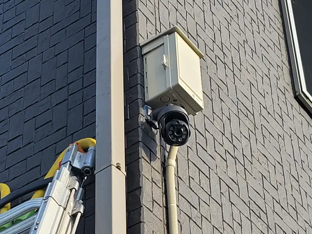 電気通信工事施工管理技士がご訪問。ご自宅、地域の防犯！防犯カメラ設置承ります！サービスの画像