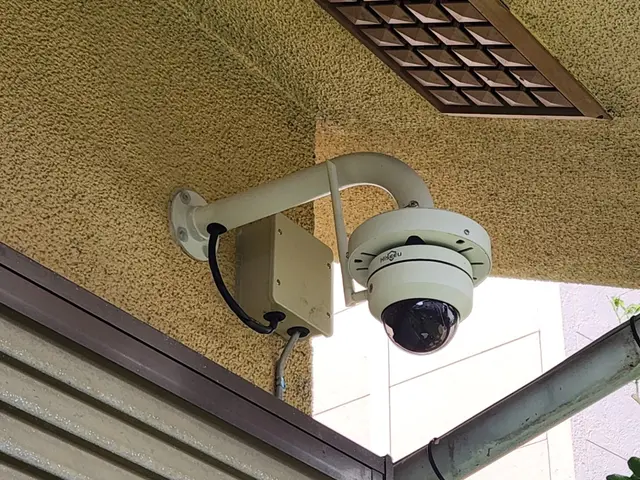 電気通信工事施工管理技士がご訪問。ご自宅、地域の防犯！防犯カメラ設置承ります！サービスの画像