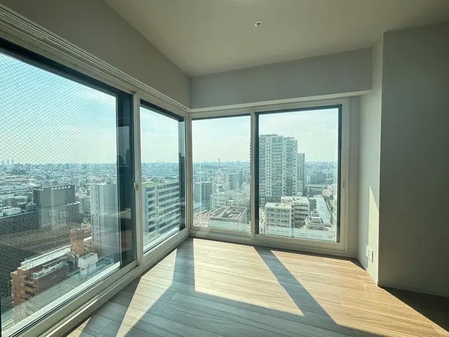 窓ガラス・サッシの黒カビや土埃も徹底洗浄！高評価の丁寧対応◎サービスの画像