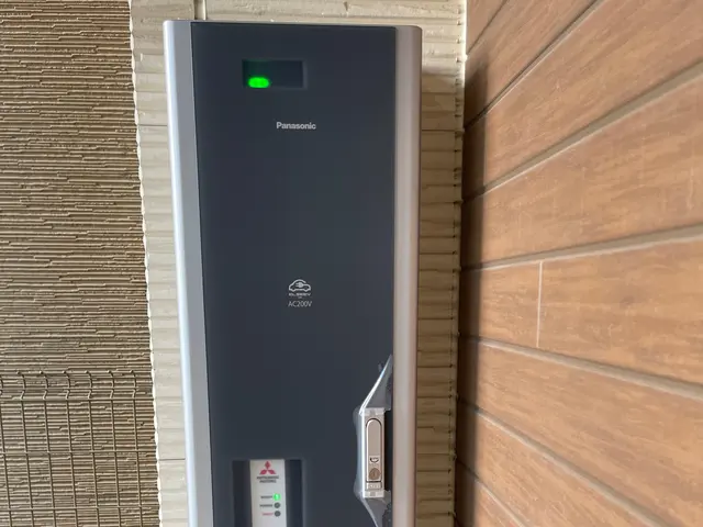 電気工事士が伺います　テスラ・国産車EV充電コンセント設置は実績豊富な当店へサービスの画像