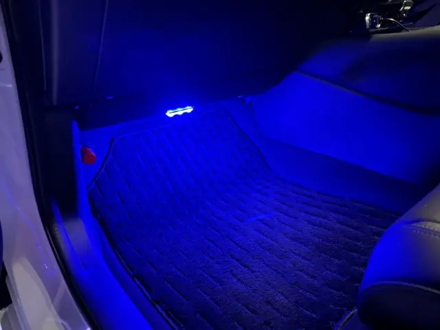 フットランプ、ウェルカムランプ、フォグライト、LED室内等各種の取付けサービスの画像