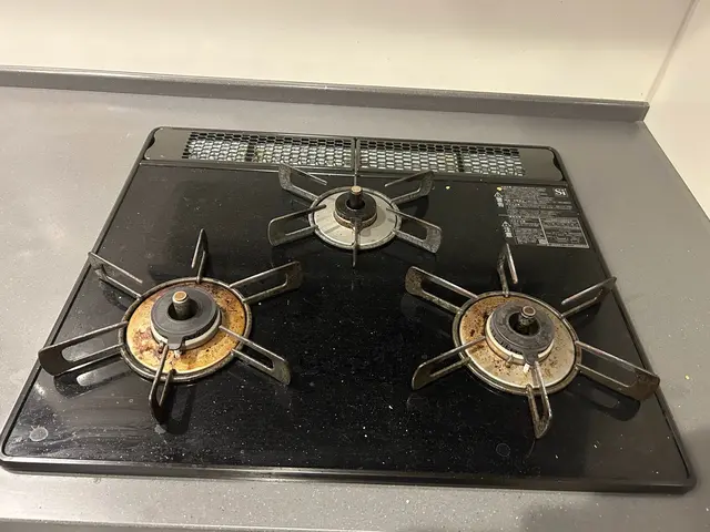 毎日使うキッチン周り、中々取れないシンクの汚れの清掃、弊社にお任せください！サービスの画像