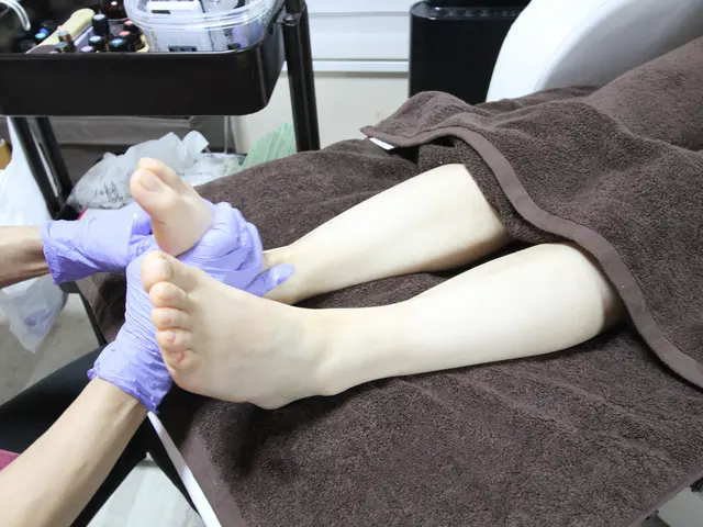 現役看護師25年の経験と専門資格で、足元からあなたの健康と美しさをサポートしますサービスの画像