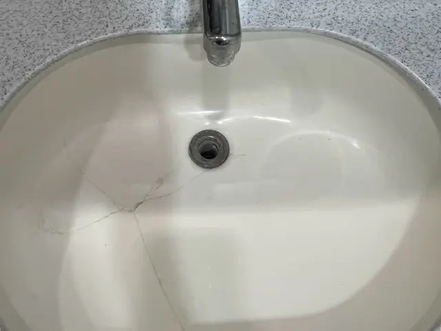洗面ボウルのひび割れ補修サービスの画像