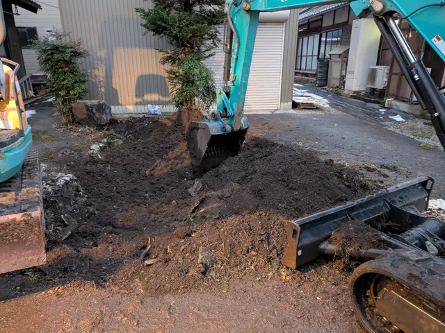 空き地、個人住宅等、伐採から抜根、処分までお任せください！サービスの画像