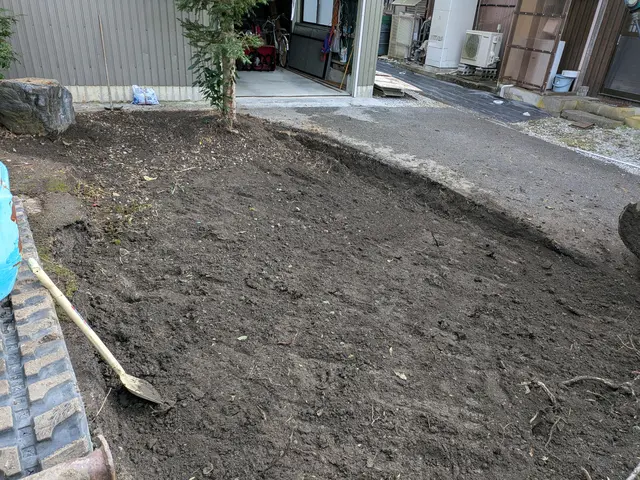 空き地、個人住宅等、伐採から抜根、処分までお任せください！サービスの画像