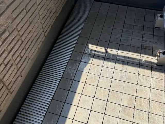 綺麗に床・壁・排水溝・溝・手摺り 清掃・網戸高圧洗浄・窓、サッシの簡易清掃セットサービスの画像