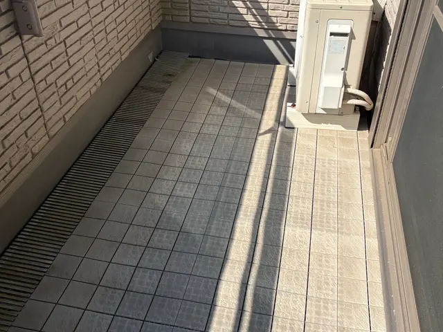 綺麗に床・壁・排水溝・溝・手摺り 清掃・網戸高圧洗浄・窓、サッシの簡易清掃セットサービスの画像