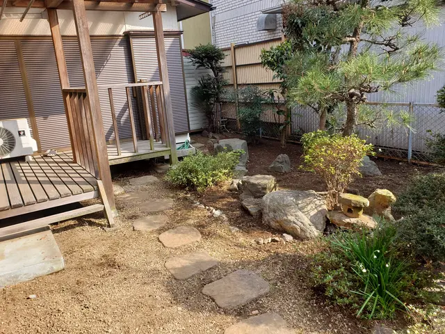 ＜年中無休＞・草刈り・草むしり・剪定サービスの画像