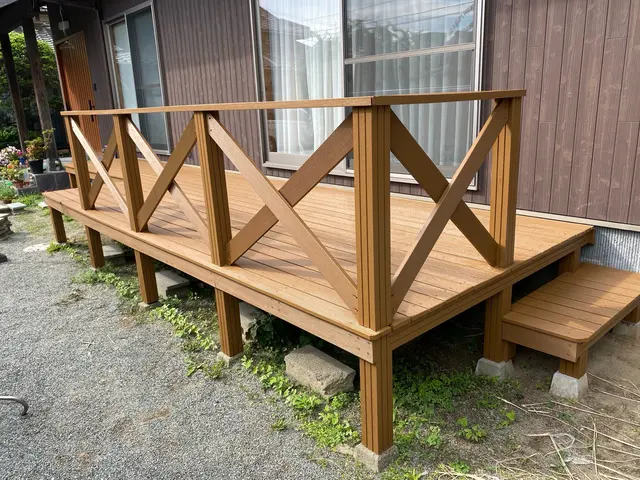 ウッドデッキ塗装サービスの画像