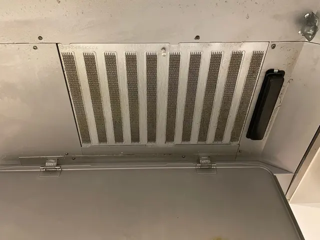 300件以上の実績！店長自らがお伺いする丁寧なレンジフードクリーニングサービスの画像