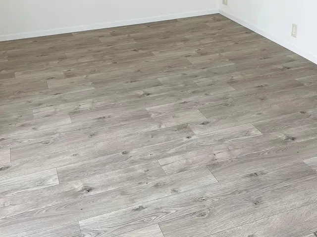 クッションフロア上貼り！現状回復用に賃貸など両面テープも対応可能です。サービスの画像