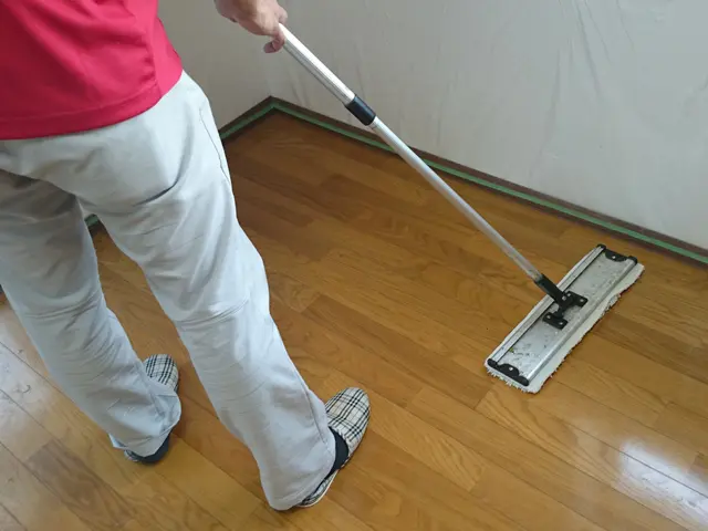 夫婦2人で訪問！役割分担で作業が速い。艶のあるフロアに仕上げます。サービスの画像