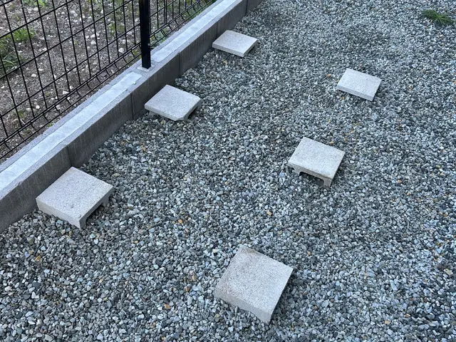 大小関わらず物置の設置はお任せ下さい！万が一の場合の転倒防止対策も厳重に行いますサービスの画像