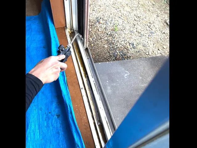 ◆網戸・サッシ込◆砂や花粉でくすんだ汚れをパキッと綺麗に♪女性スタッフ♡サービスの画像