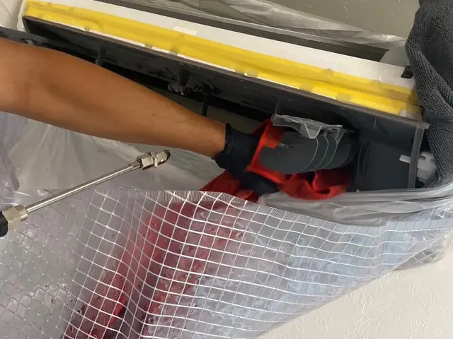 【三児のパパが伺います^ ^】★丁寧な仕事を心がけています★エアコン内部高圧洗浄サービスの画像