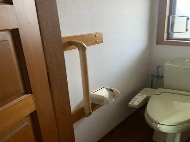 階段　トイレ　浴室の手摺取付サービスの画像