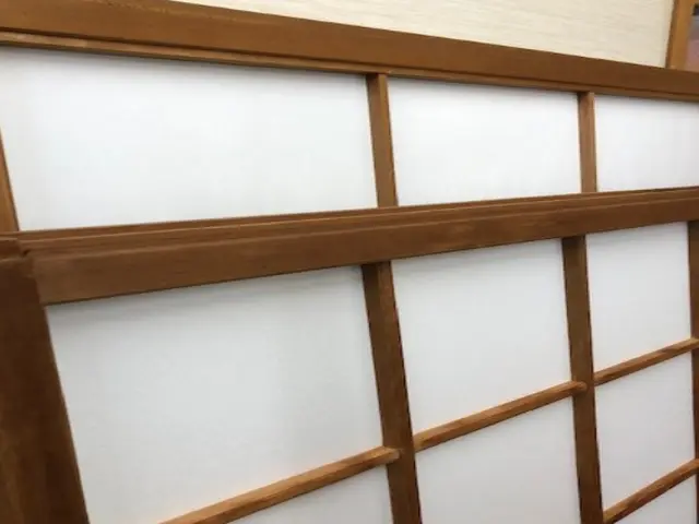 障子張替えもお任せください。綺麗に水洗いして張り替えますよ。サービスの画像