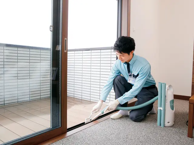 ★6/26～予約可（土日）も作業可能！窓ガラス、サッシ、網戸のお掃除です。サービスの画像