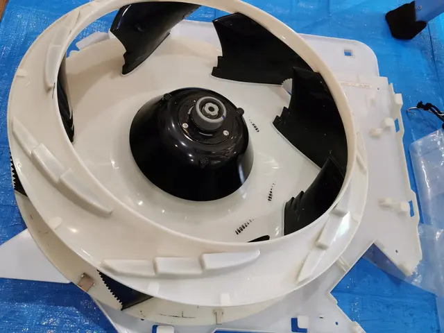 家庭用埋め込みエアコンを分解清掃☆業務用エアコンも対応可能☆サービスの画像