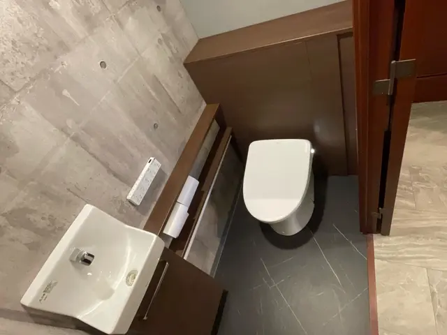 トイレの水漏れつまりなどお困りの事がありましたら、遠慮無くご相談くださいサービスの画像