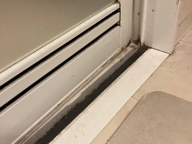 とにかく丁寧にカビ水アカ落とします！★各種決済可★非喫煙サービスの画像