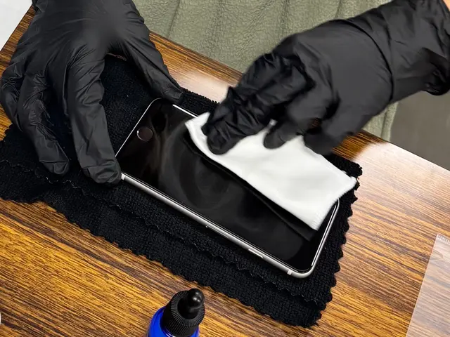 ご自宅に居ながらiPhone復活サービス／女性スタッフ対応／玄関先で修理受付可サービスの画像