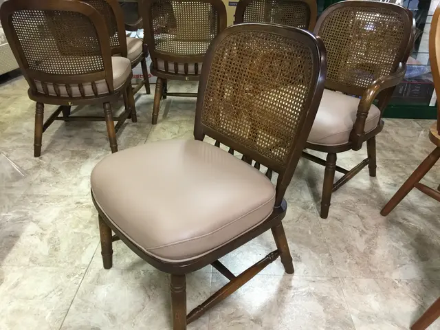 ダイニングチェア　その他椅子の修理サービスの画像