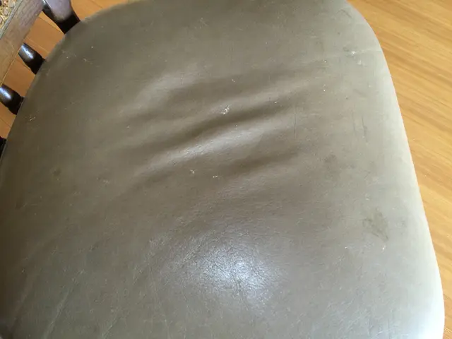 ダイニングチェア　その他椅子の修理サービスの画像