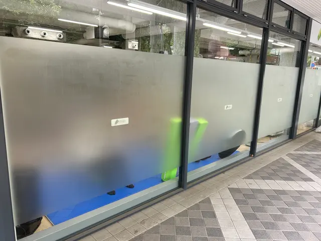 窓フィルム微調整のプロが遮断・断熱・防災対策を実現！駐車代金も負担します！サービスの画像